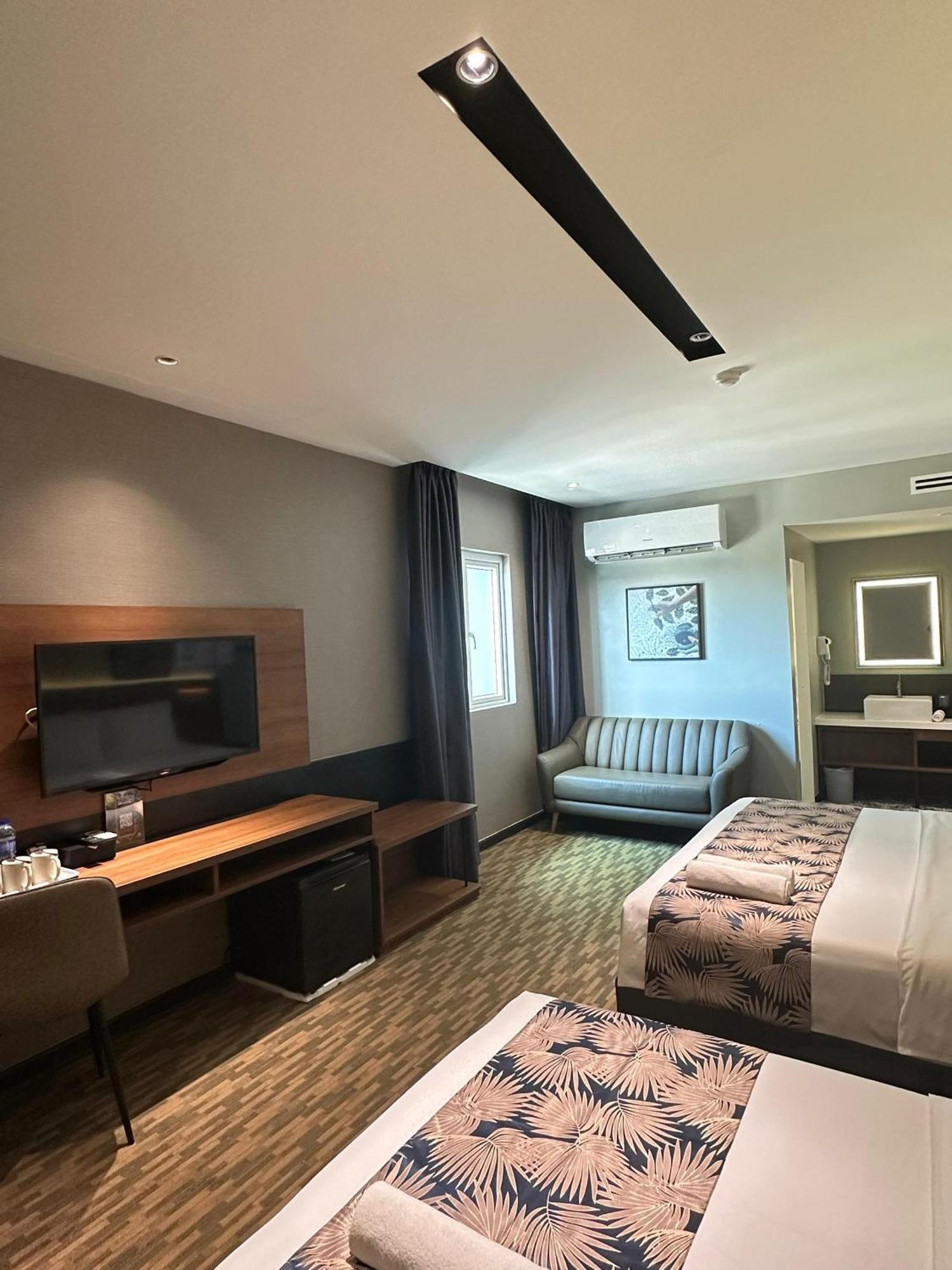 Nb Hotel Джохор Бахру Екстериор снимка