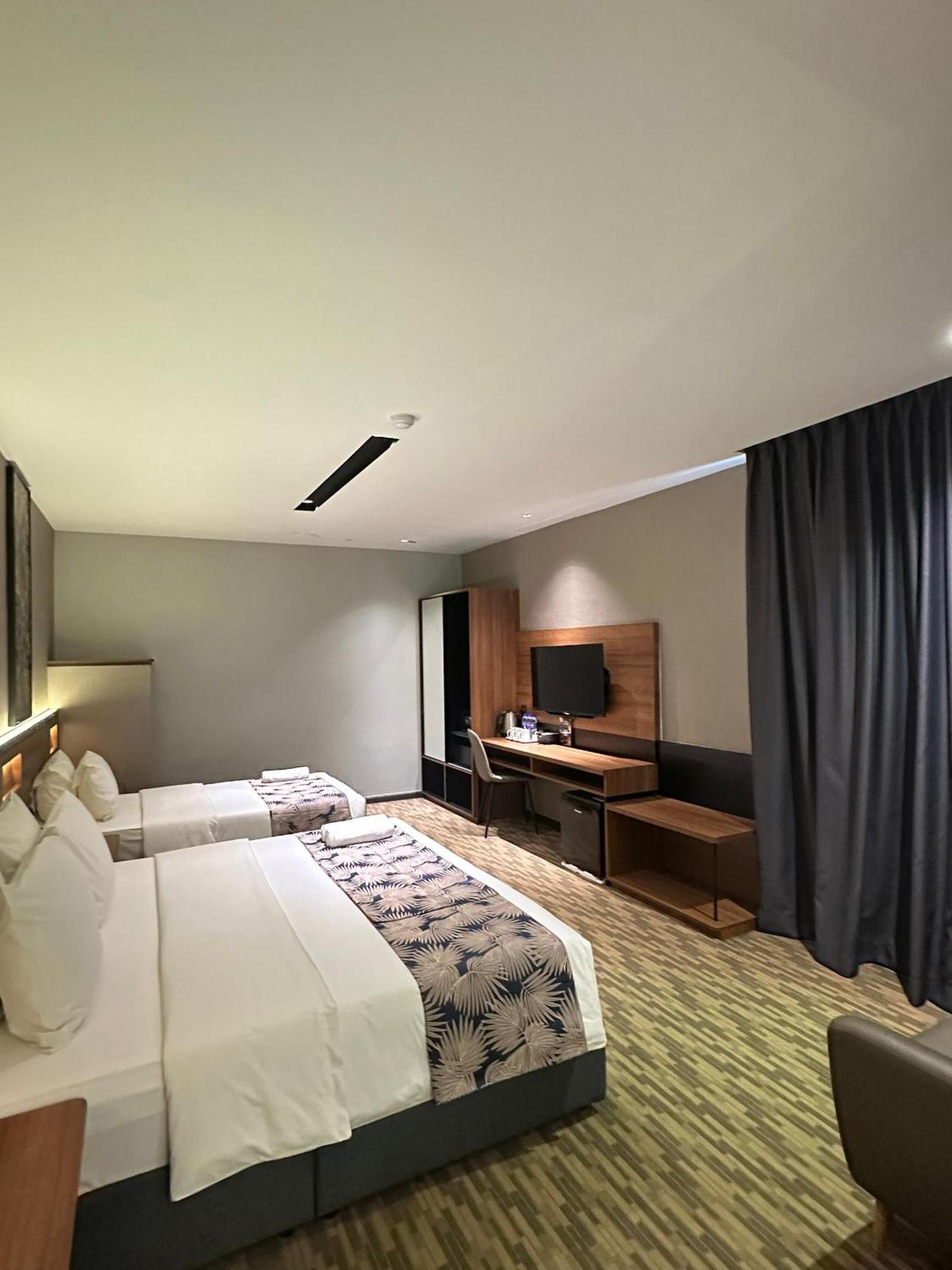 Nb Hotel Джохор Бахру Екстериор снимка