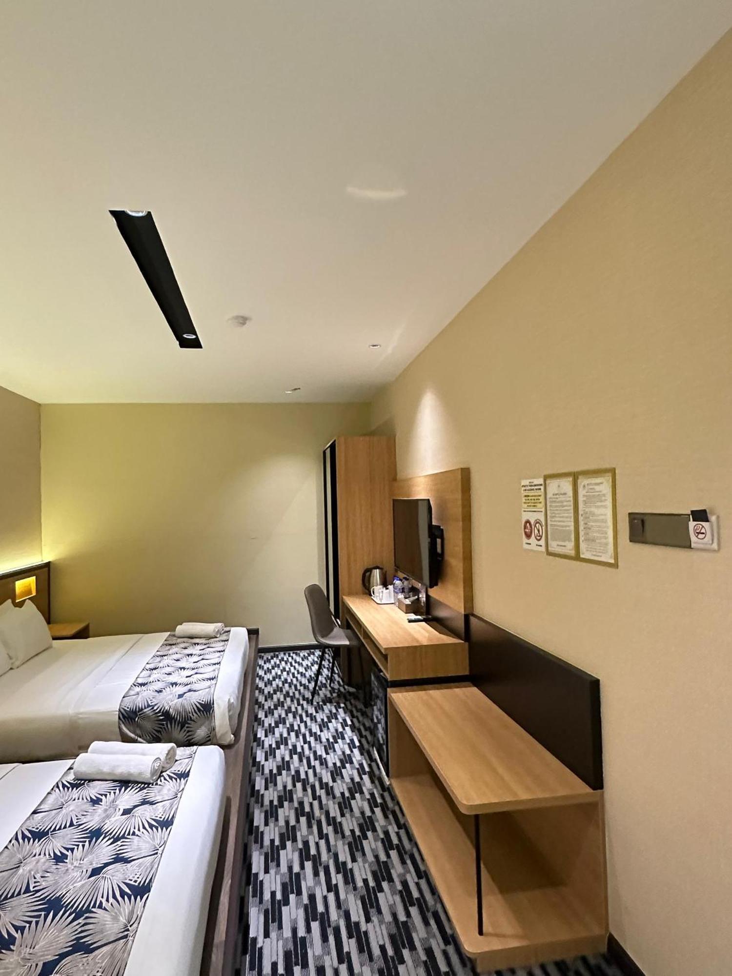 Nb Hotel Джохор Бахру Екстериор снимка