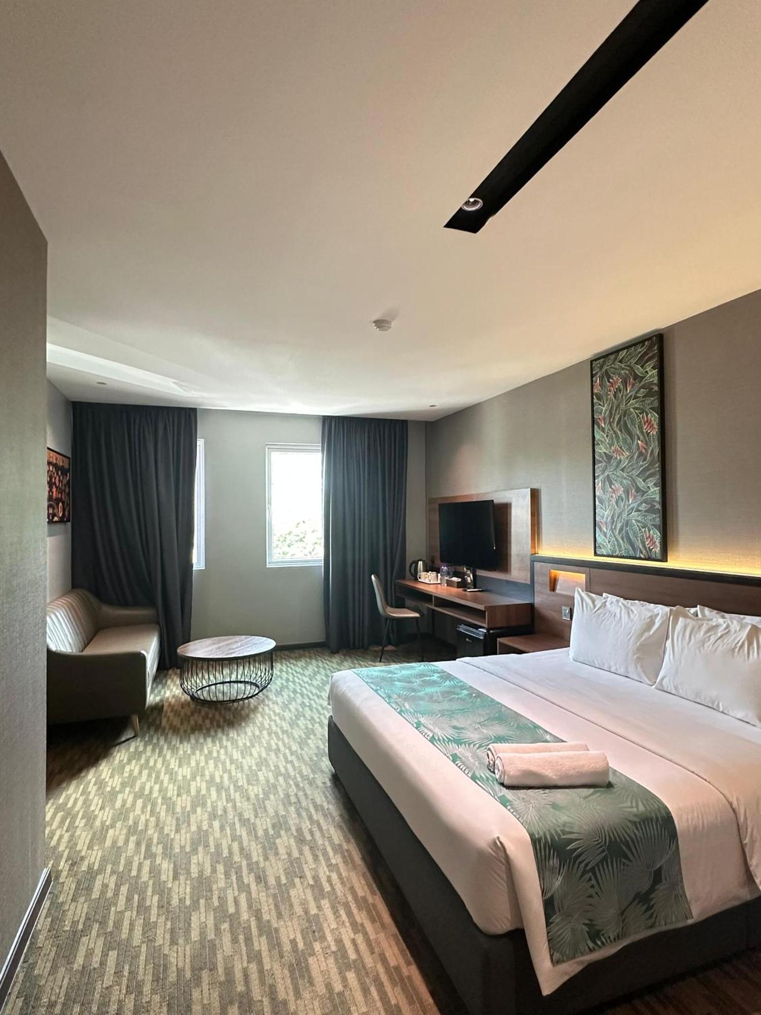 Nb Hotel Джохор Бахру Екстериор снимка
