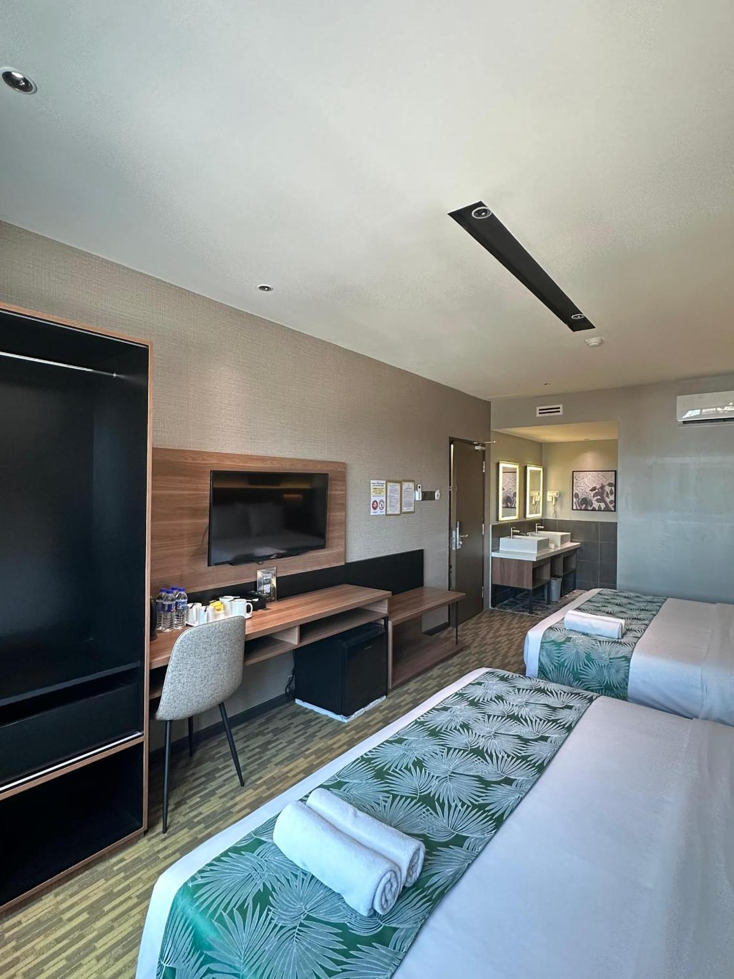 Nb Hotel Джохор Бахру Екстериор снимка