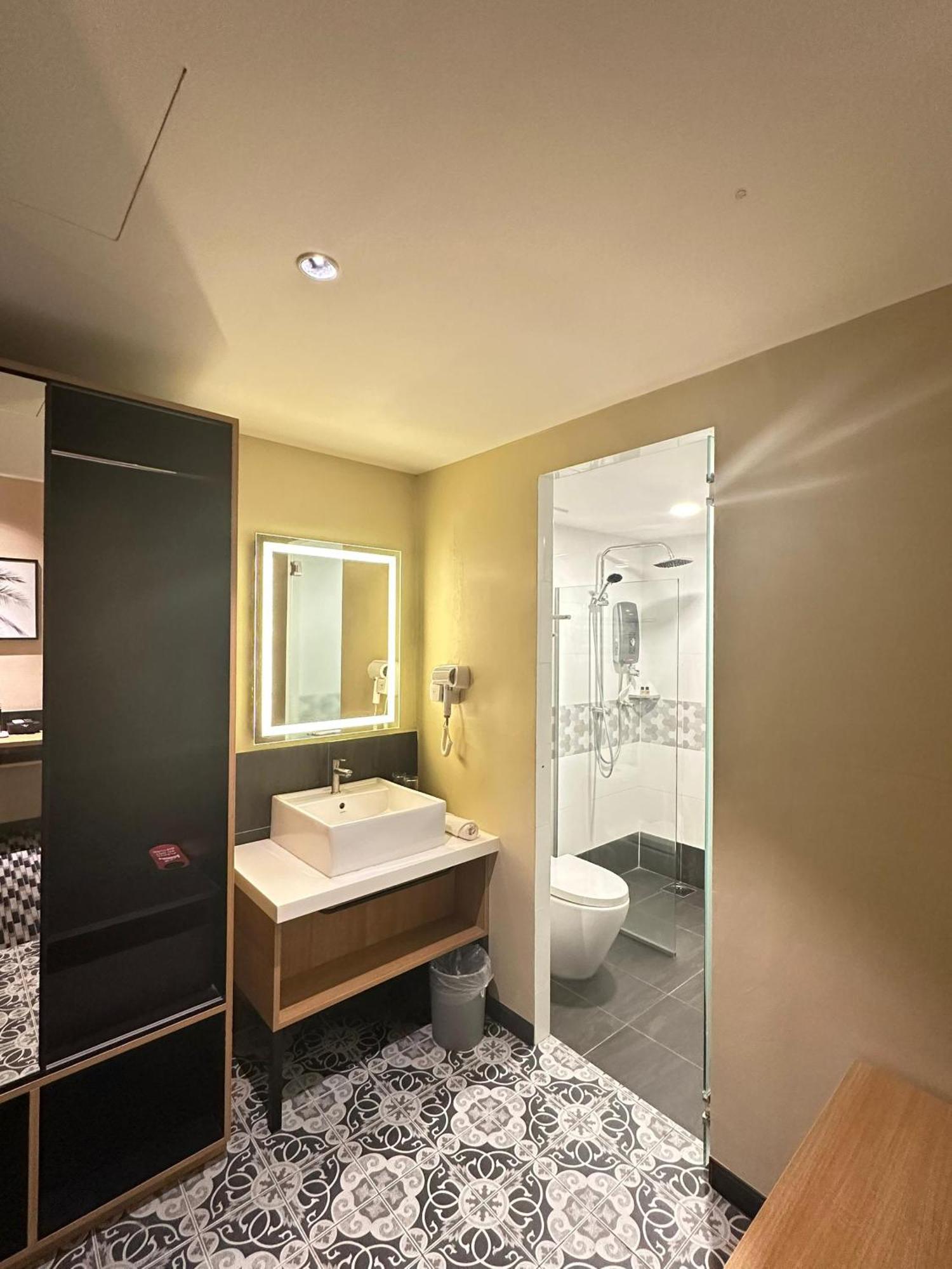 Nb Hotel Джохор Бахру Екстериор снимка